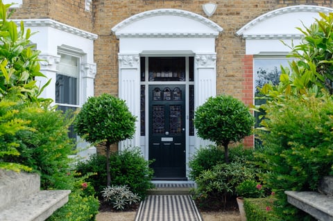Beautiful English terraced house with garden